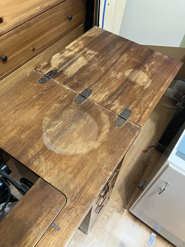 Cabinet top closed